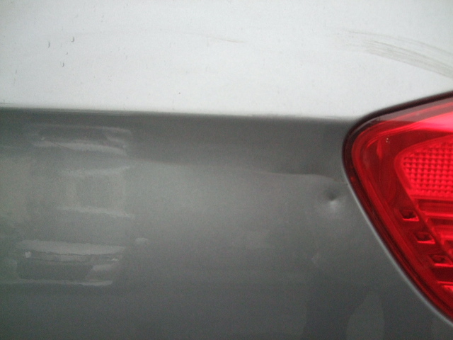 BMW『320i』 Ｒフェンダー　板金塗装修理